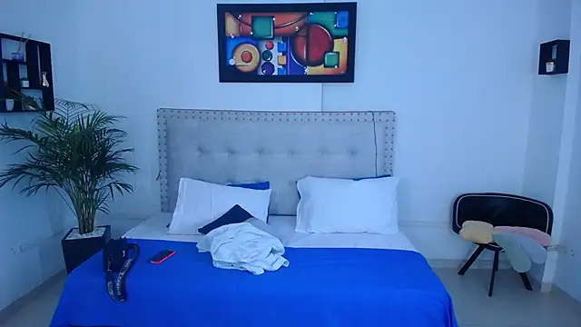 Chiqui milk  online show from February 13, 2025, 7:21 pm