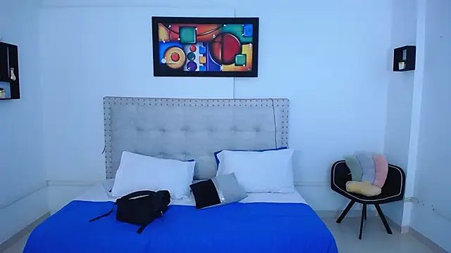 Chiqui milk  online show from February 15, 2025, 7:06 pm