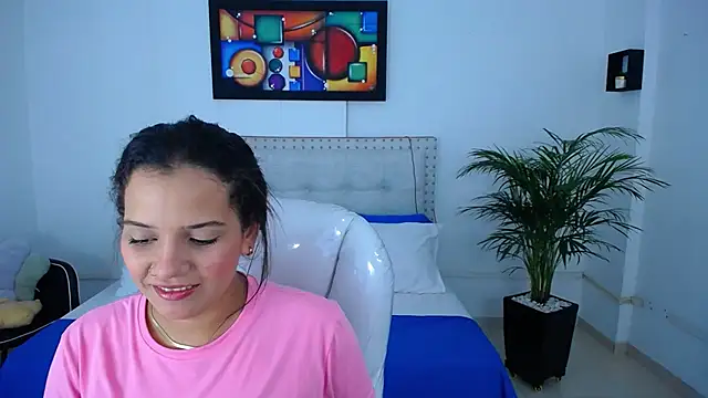 Chiqui milk  online show from February 21, 2025, 8:38 pm