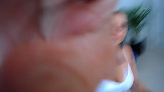 Chiqui milk  online show from February 22, 2025, 7:14 pm