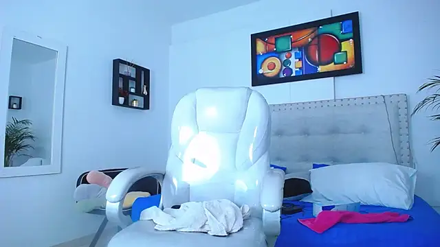 Chiqui milk  online show from March 1, 2025, 7:04 pm