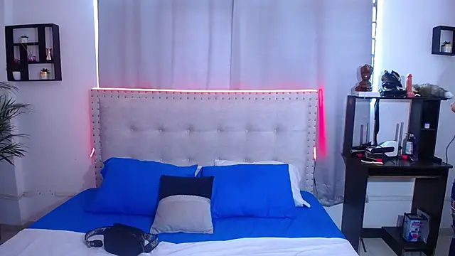 Chiqui milk  online show from March 8, 2025, 7:53 pm