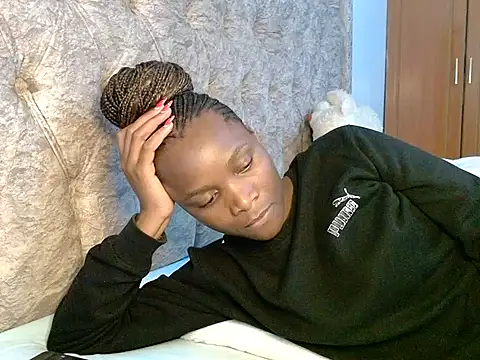 Naughty Girl17 online show from December 15, 2025, 5:23 am