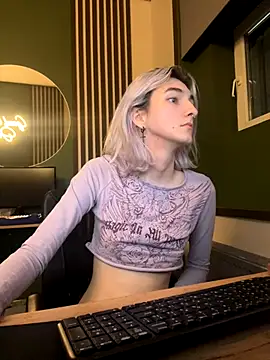 Snapshot of Mia_Cheers chatting on November 20, 2025, 9:25 pm Mia Cheers online show from November 20, 2025, 9:25 pm