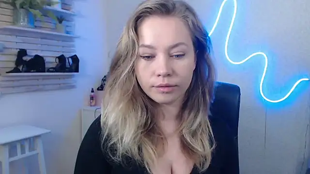 Snapshot of holly_xglam chatting on January 29, 2025, 2:30 am holly xglam online show from January 29, 2025, 2:30 am