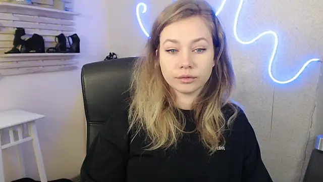 Snapshot of holly_xglam chatting on January 30, 2025, 2:27 am holly xglam online show from January 30, 2025, 2:27 am