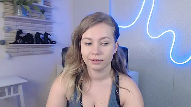 Snapshot of holly_xglam chatting on February 13, 2025, 7:45 am holly xglam online show from February 13, 2025, 7:45 am