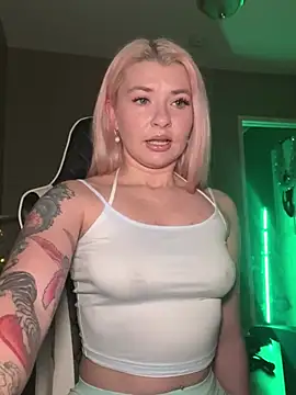 Snapshot of Anour_amour chatting on December 19, 2024, 2:56 am Anour amour online show from December 19, 2024, 2:56 am