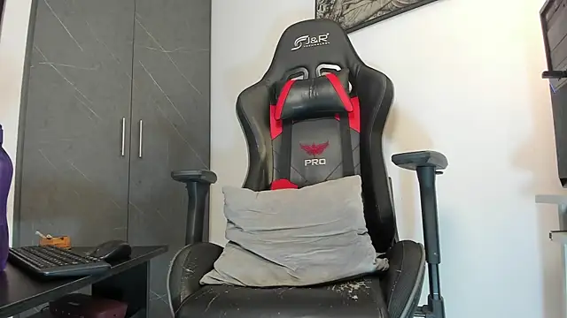 sergiio mesa27 online show from October 5, 2025, 2:10 am