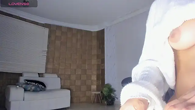 Snapshot of Lissalittlee chatting on November 17, 2025, 8:03 pm Lissalittlee online show from November 17, 2025, 8:03 pm