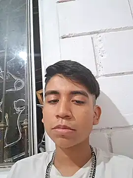 Snapshot of ElGiyuu25 chatting on January 8, 2026, 7:43 am ElGiyuu25 online show from January 8, 2026, 7:43 am