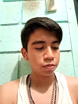 Snapshot of ElGiyuu25 chatting on February 5, 2026, 1:32 am ElGiyuu25 online show from February 5, 2026, 1:32 am