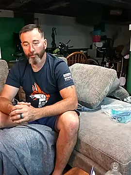 bongripingclitlicker online show from May 18, 2026, 1:35 am
