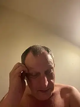 Snapshot of chubbybear2cum chatting on October 11, 2025, 3:06 am chubbybear2cum online show from October 11, 2025, 3:06 am