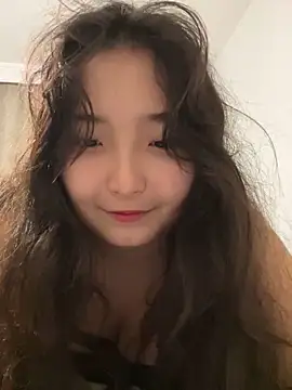 Snapshot of cutie_mio chatting on December 19, 2024, 5:18 pm cutie mio online show from December 19, 2024, 5:18 pm