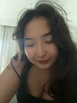 Snapshot of cutie_mio chatting on February 5, 2025, 1:44 pm cutie mio online show from February 5, 2025, 1:44 pm