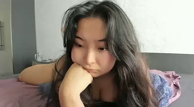 Snapshot of cutie_mio chatting on March 8, 2025, 9:06 am cutie mio online show from March 8, 2025, 9:06 am