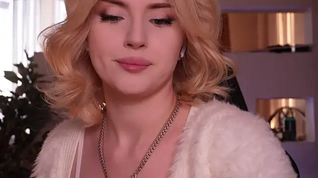 Chriss Fox online show from April 12, 2026, 3:28 pm