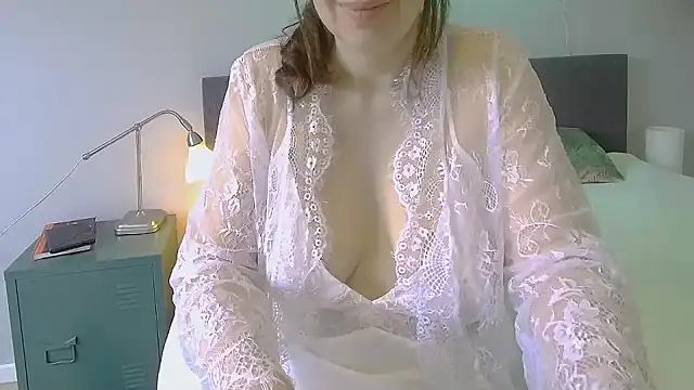 Ella Next Door online show from January 27, 2025, 9:34 am