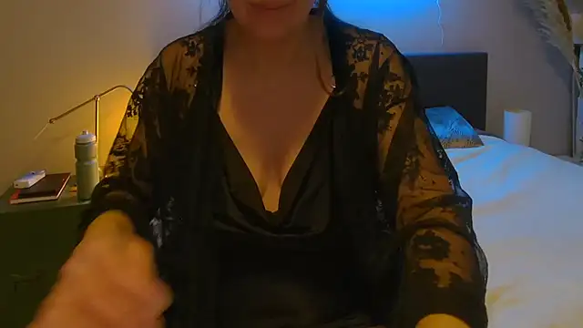 Ella Next Door online show from February 5, 2025, 10:12 pm