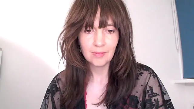 Snapshot of Ella_Next_Door chatting on April 18, 2026, 9:48 pm Ella Next Door online show from April 18, 2026, 9:48 pm