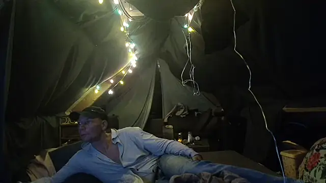 38koppel1985 online show from October 12, 2025, 5:17 am