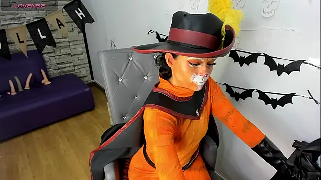 mapelove online show from October 31, 2025, 2:29 pm