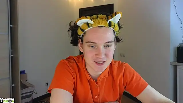 MoreRealAlex online show from February 10, 2025, 10:30 pm