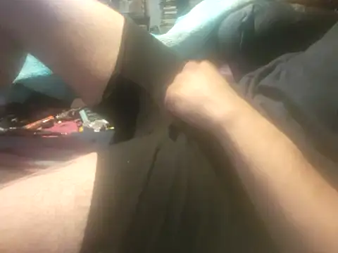 Snapshot of robeaulieu02 chatting on November 7, 2025, 5:18 am robeaulieu02 online show from November 7, 2025, 5:18 am