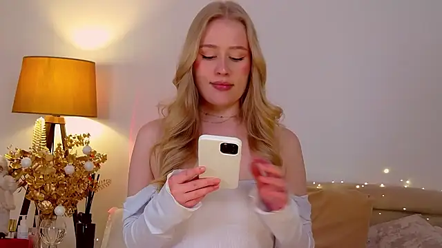 JuliaJaee online show from December 26, 2024, 10:31 pm