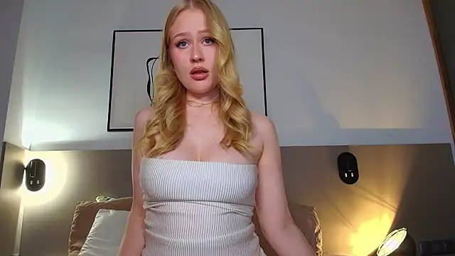 JuliaJaee online show from September 26, 2025, 4:00 pm