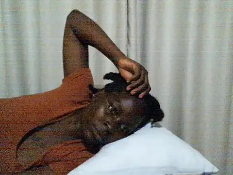 Snapshot of ara_bella chatting on November 5, 2025, 4:07 pm ara bella online show from November 5, 2025, 4:07 pm