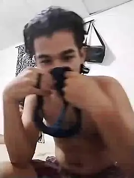 Snapshot of Boypolla11 chatting on December 19, 2024, 2:23 am Boypolla11 online show from December 19, 2024, 2:23 am