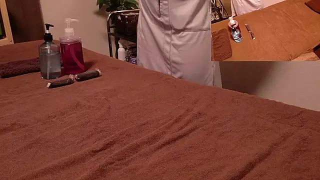 Snapshot of ManaMi-maru chatting on October 21, 2025, 11:44 am ManaMi-maru online show from October 21, 2025, 11:44 am