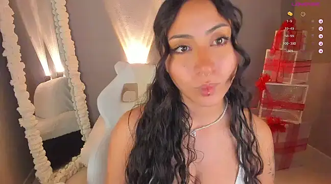 Snapshot of amber_curly chatting on January 15, 2025, 9:09 pm amber curly online show from January 15, 2025, 9:09 pm