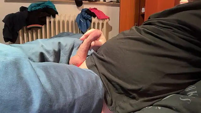 Snapshot of Geilerjung69 chatting on January 19, 2026, 7:12 am Geilerjung69 online show from January 19, 2026, 7:12 am