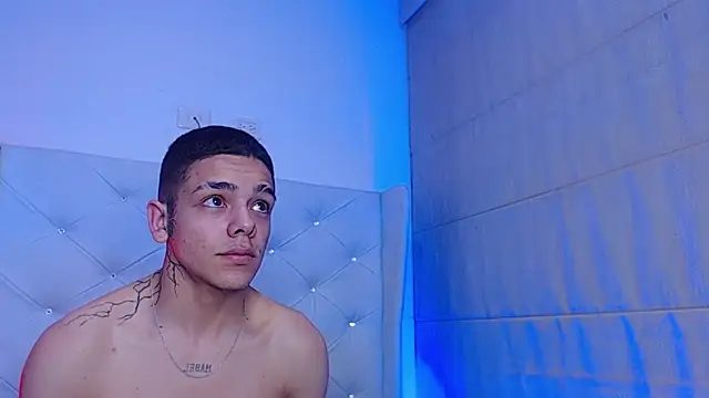 Snapshot of tobias_smith chatting on November 23, 2025, 4:45 am tobias smith online show from November 23, 2025, 4:45 am