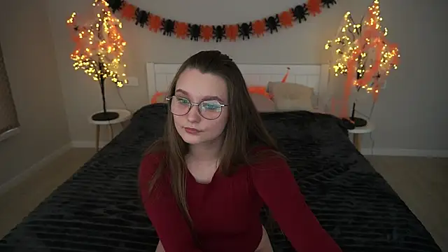 Snapshot of MagicPeachh_ chatting on October 22, 2025, 1:00 pm MagicPeachh online show from October 22, 2025, 1:00 pm