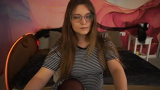 Snapshot of MagicPeachh_ chatting on October 29, 2025, 1:46 pm MagicPeachh online show from October 29, 2025, 1:46 pm