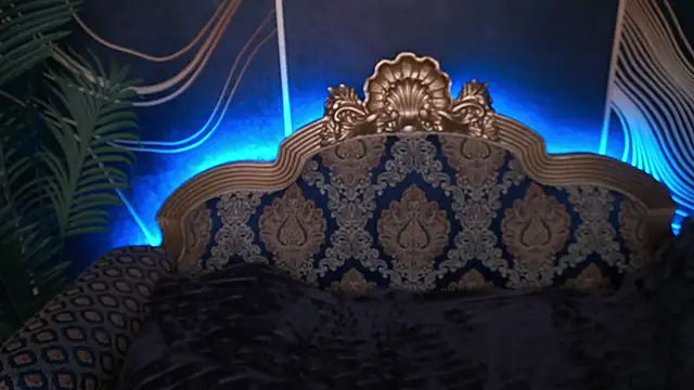 Snapshot of MagicPeachh_ chatting on November 4, 2025, 6:56 am MagicPeachh online show from November 4, 2025, 6:56 am