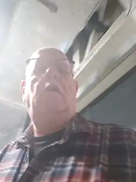 Snapshot of andrejoyfull64 chatting on October 13, 2025, 8:14 am andrejoyfull64 online show from October 13, 2025, 8:14 am