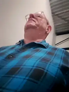 Snapshot of andrejoyfull64 chatting on November 19, 2025, 12:38 pm andrejoyfull64 online show from November 19, 2025, 12:38 pm