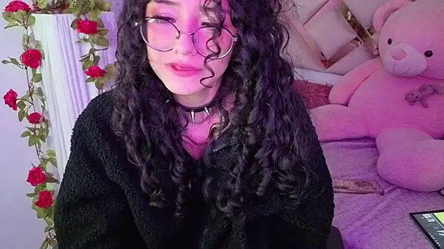 CherieCurl online show from May 7, 2026, 2:50 am