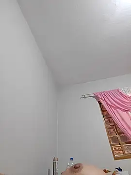 Snapshot of BrendaBittencourt chatting on November 17, 2025, 10:21 am BrendaBittencourt online show from November 17, 2025, 10:21 am