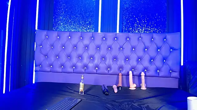 Malory Cortez online show from November 19, 2025, 12:10 am