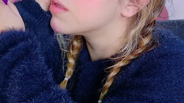 Snapshot of LilithSmith_ chatting on February 3, 2026, 11:37 am LilithSmith online show from February 3, 2026, 11:37 am