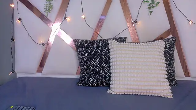 Snapshot of LilithSmith_ chatting on February 24, 2026, 11:41 am LilithSmith online show from February 24, 2026, 11:41 am