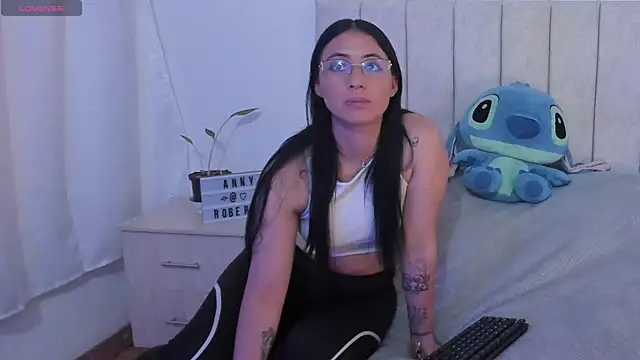 anny roberts online show from December 18, 2025, 8:26 pm