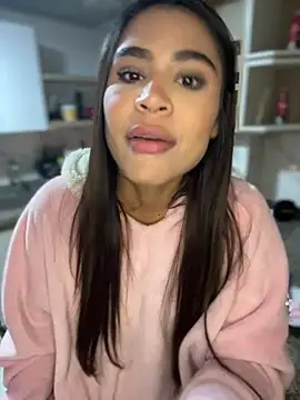 HaileyBaldwin online show from January 23, 2025, 5:35 am