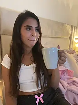 HaileyBaldwin online show from February 19, 2025, 4:12 am